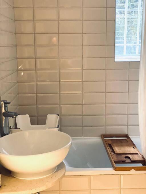 Apartamento Beautiful 2 Bed/ 2 Bath Notting Hill Garden Flat Londres Exterior foto